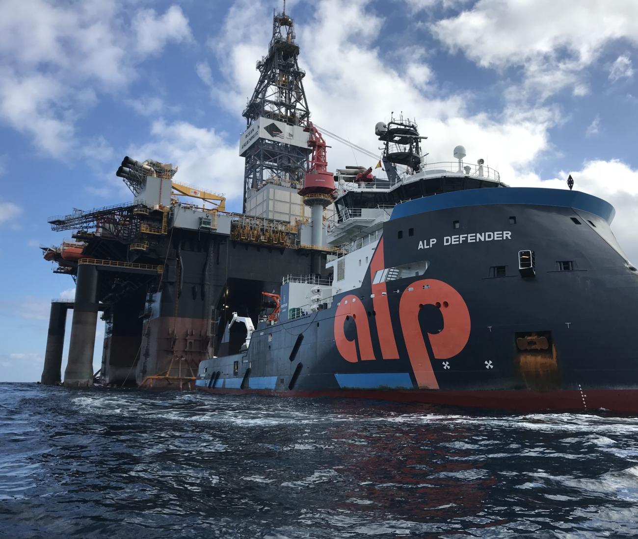 ALP-Defender-Ocean-Great-white-Diamond-largest-rig.JPG